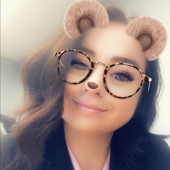 💜Meet your Posher!💜 - Picture 7 of 10